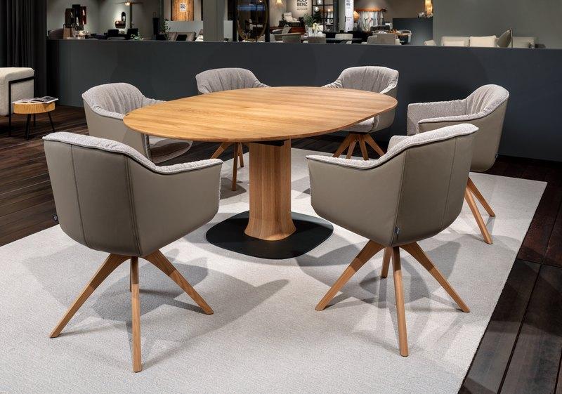 &copy; RB983752_2.jpg