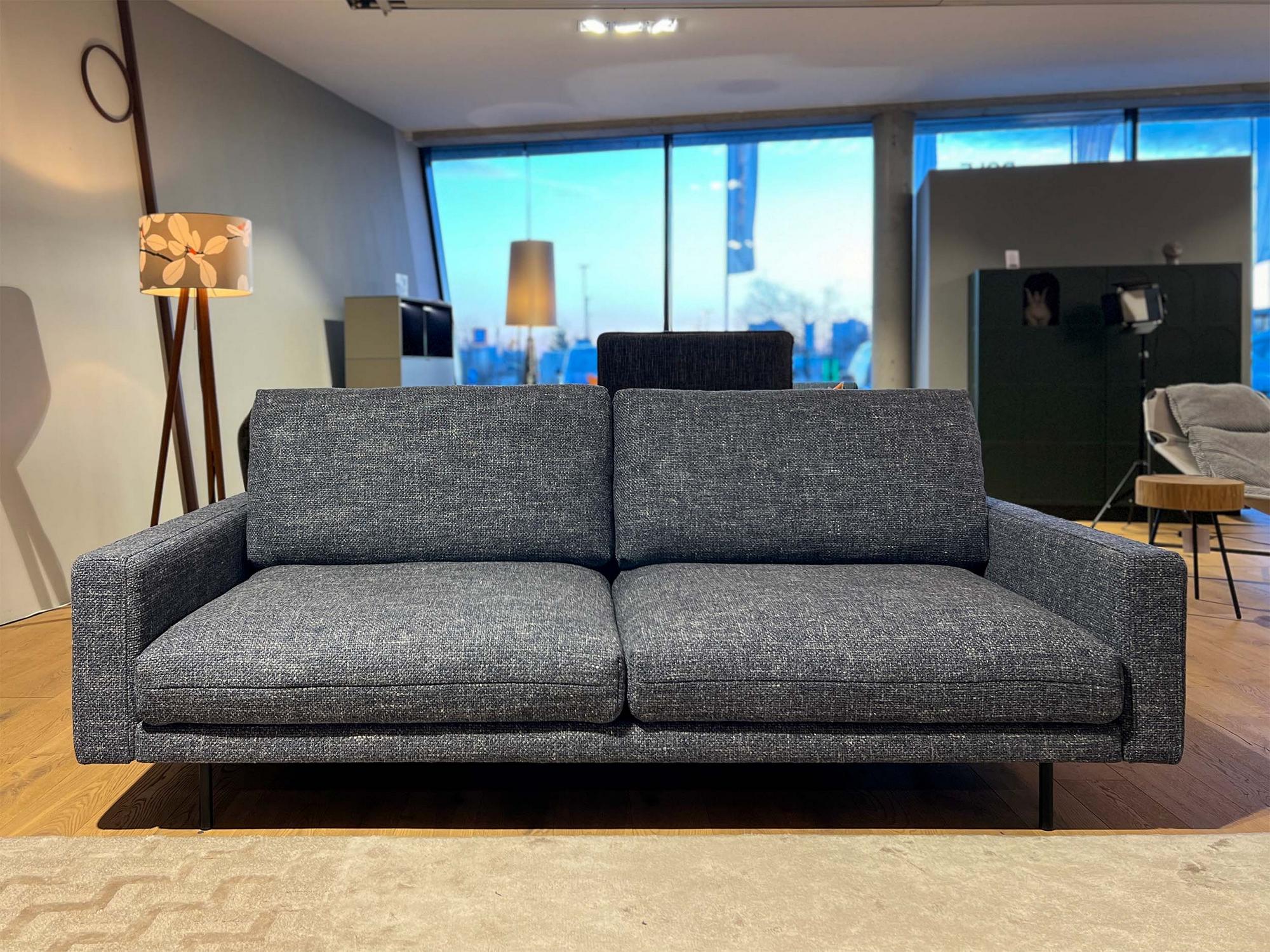 &copy; RBKAIA26380_1.jpg