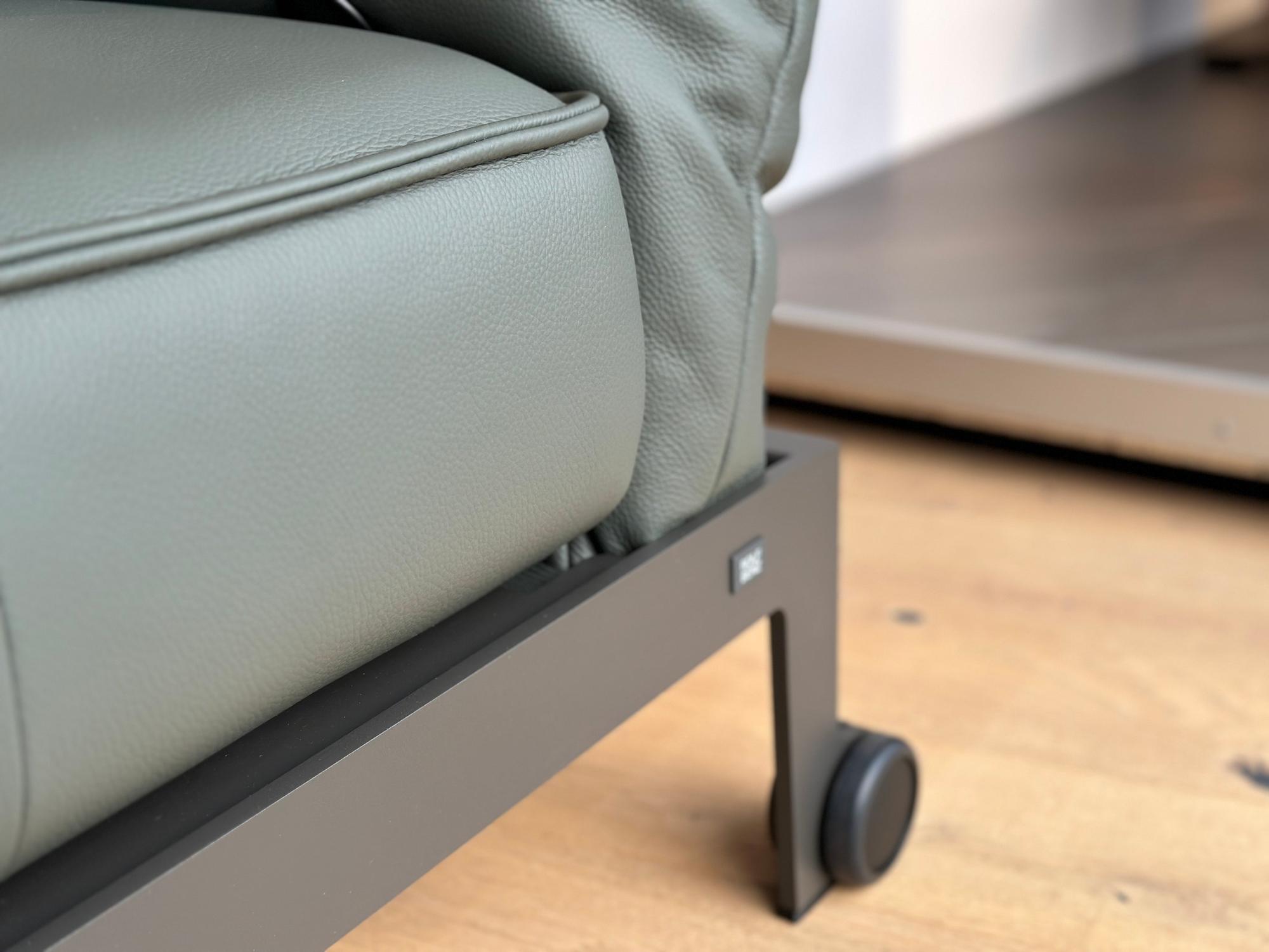 &copy; RBMERA2238106_2.jpg