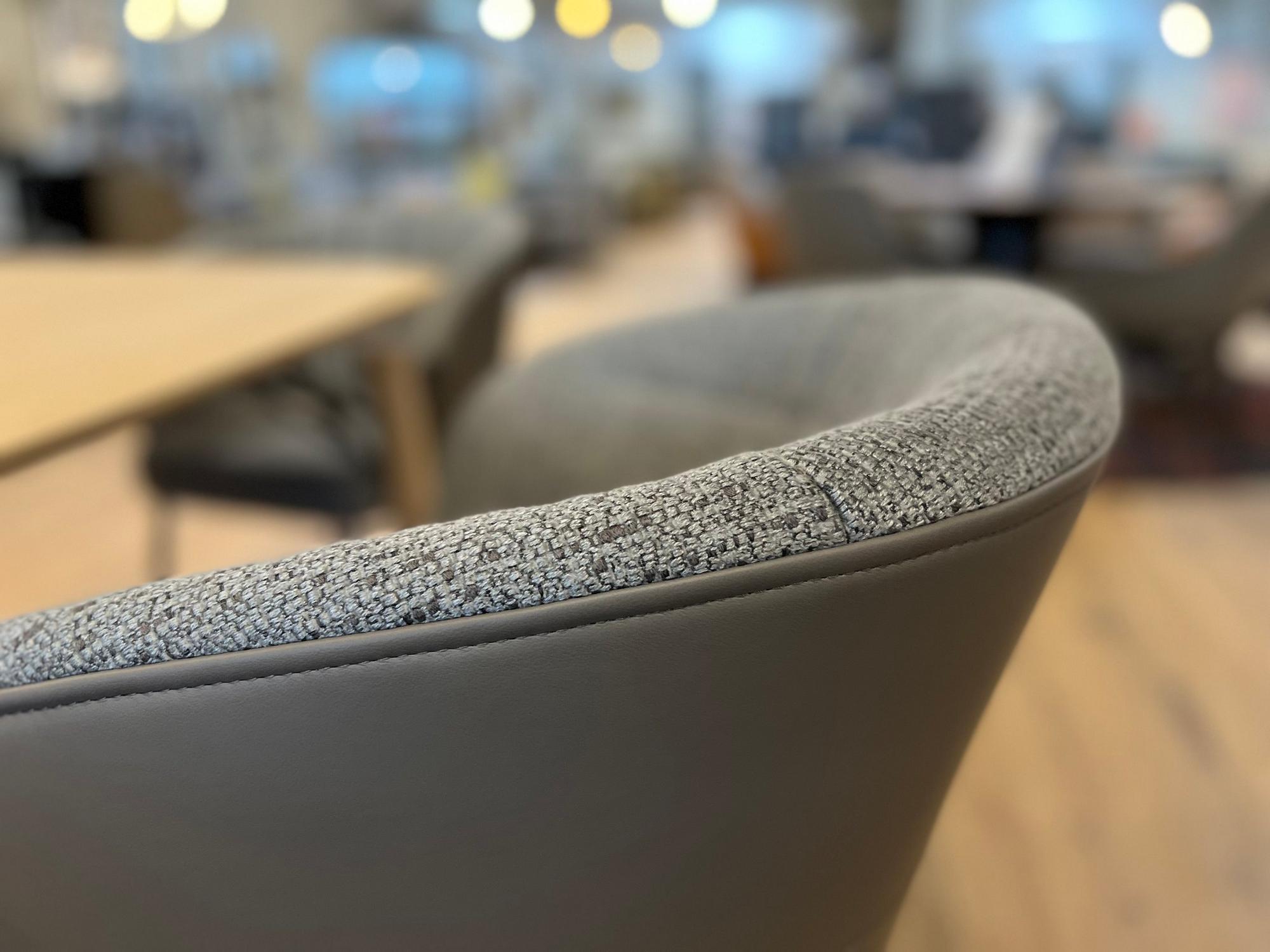 &copy; RBNOA690_1.jpg