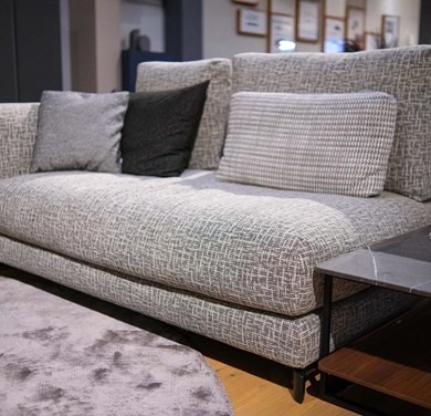 © RBNUVOL20404B_1.jpg