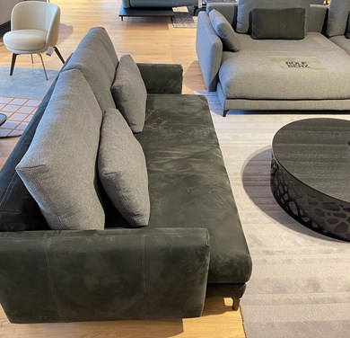 © RBNUVOLA42400_2.jpg