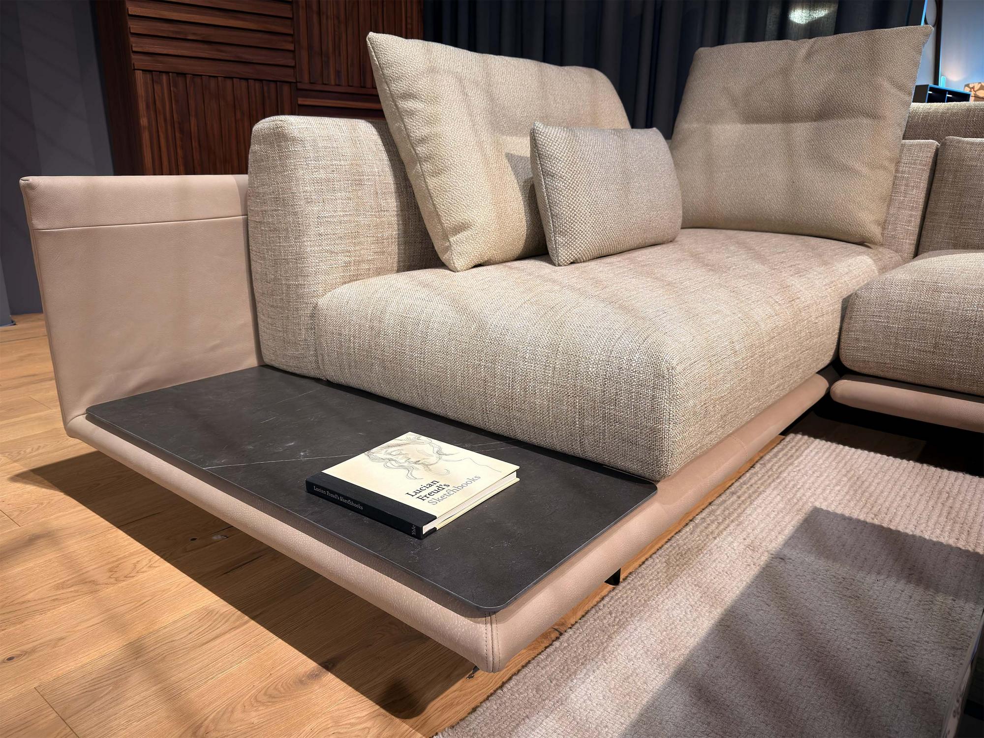 &copy; RBTAYA544_4.jpg