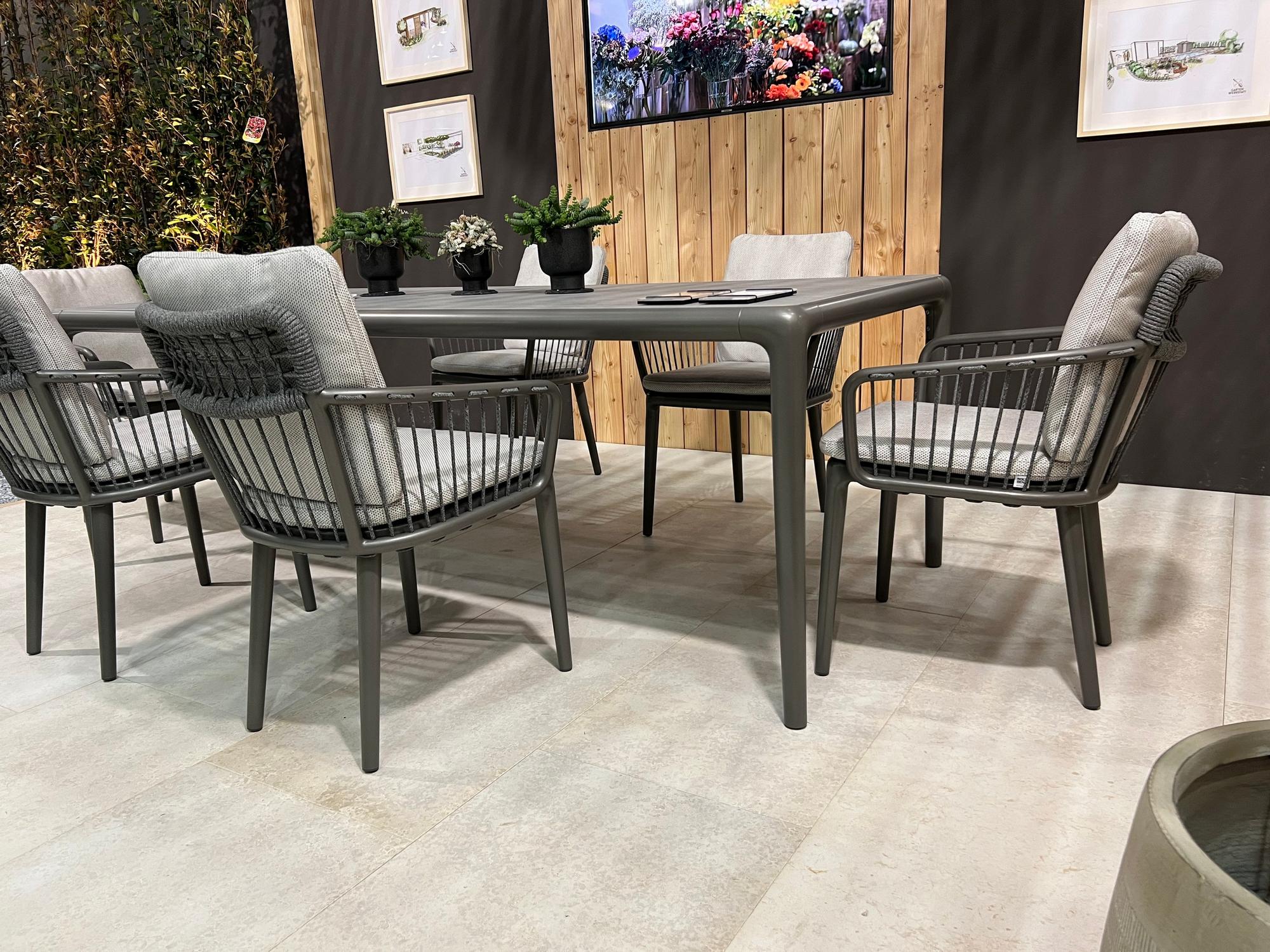 &copy; RBYOKOSTU1872_1.jpg