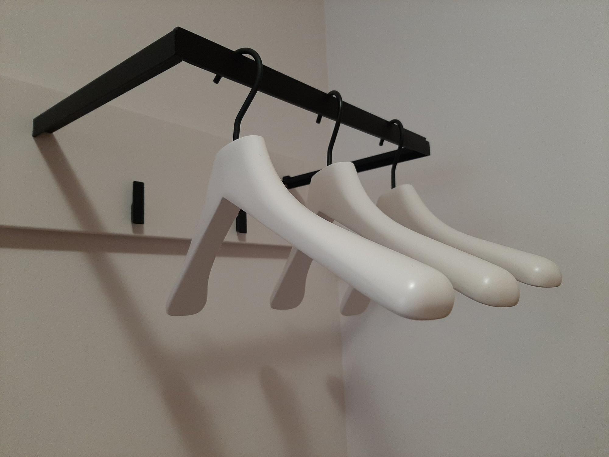 &copy; SBUCH0112SHEL_1.jpg