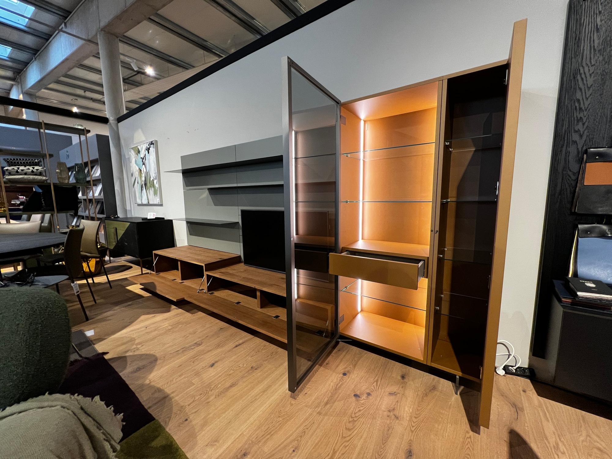 &copy; SGLAMPO22_1.jpg