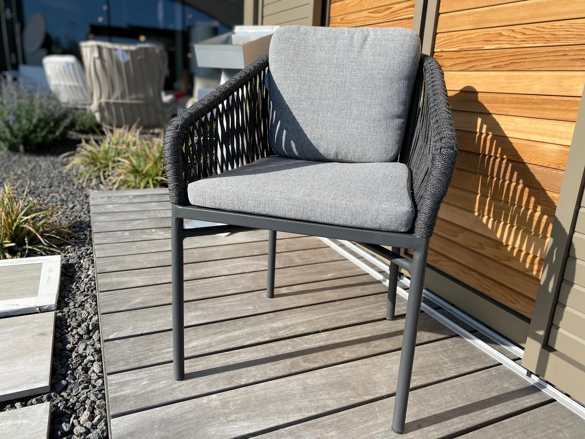 &copy; SIT10EX13161_2.jpg