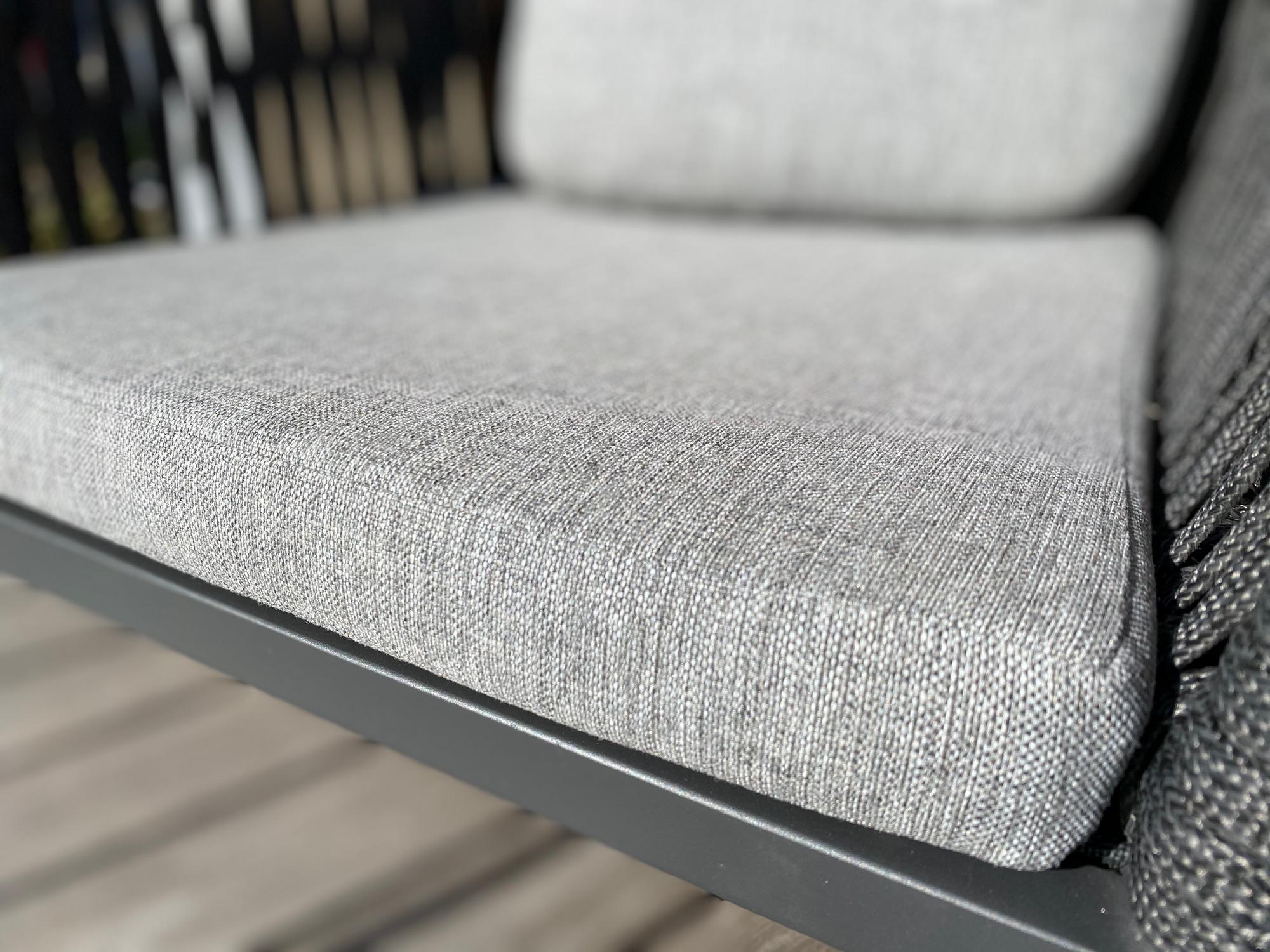 &copy; SIT10EX13161_3.jpg