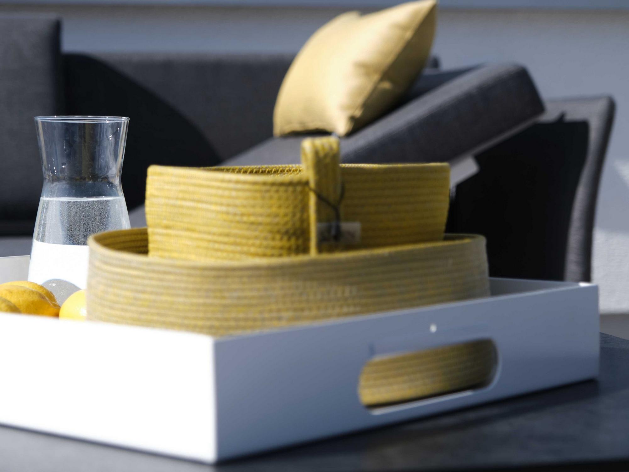 &copy; STERN410125_1.jpg