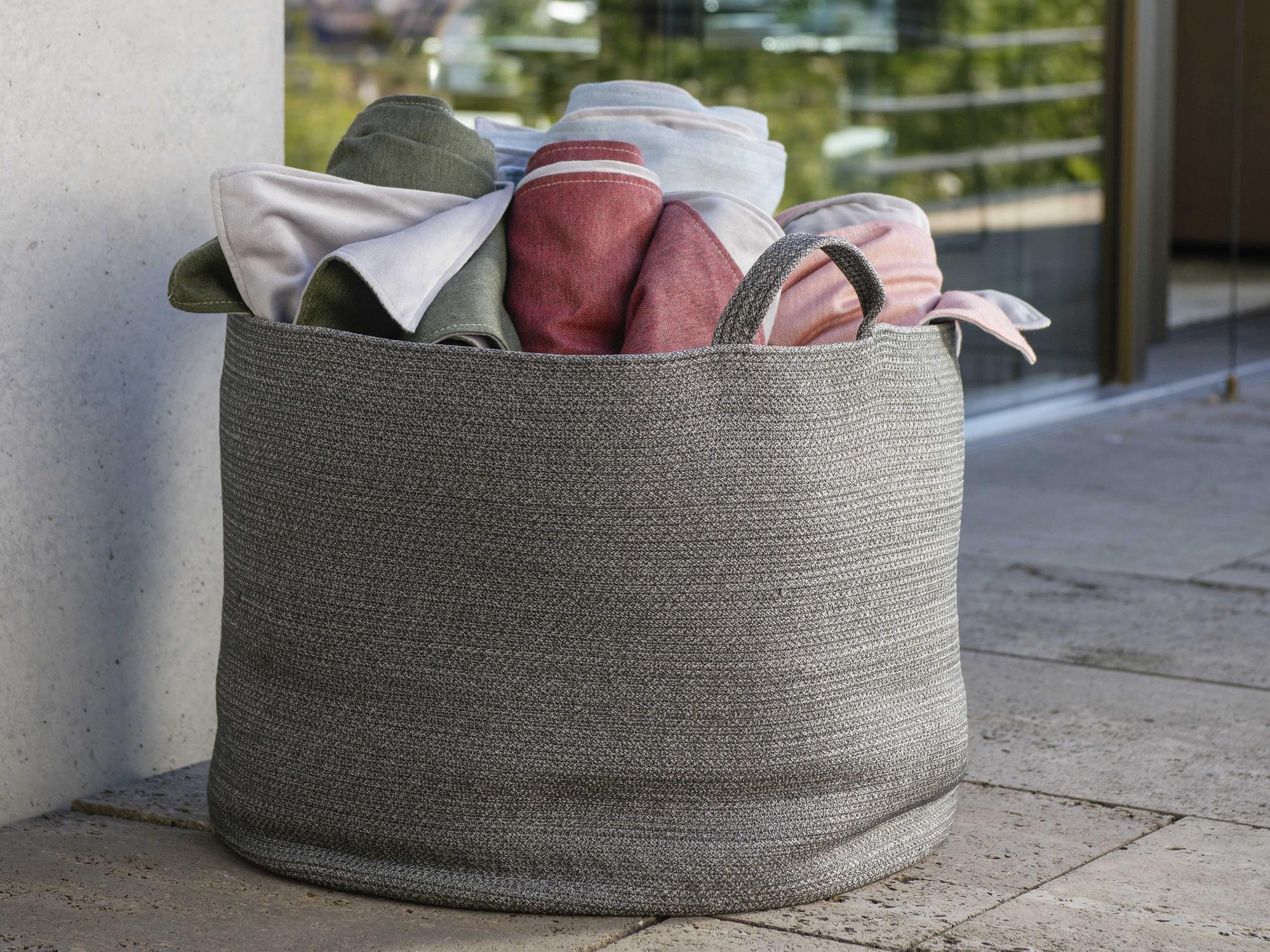 &copy; STERN410130_2.jpg