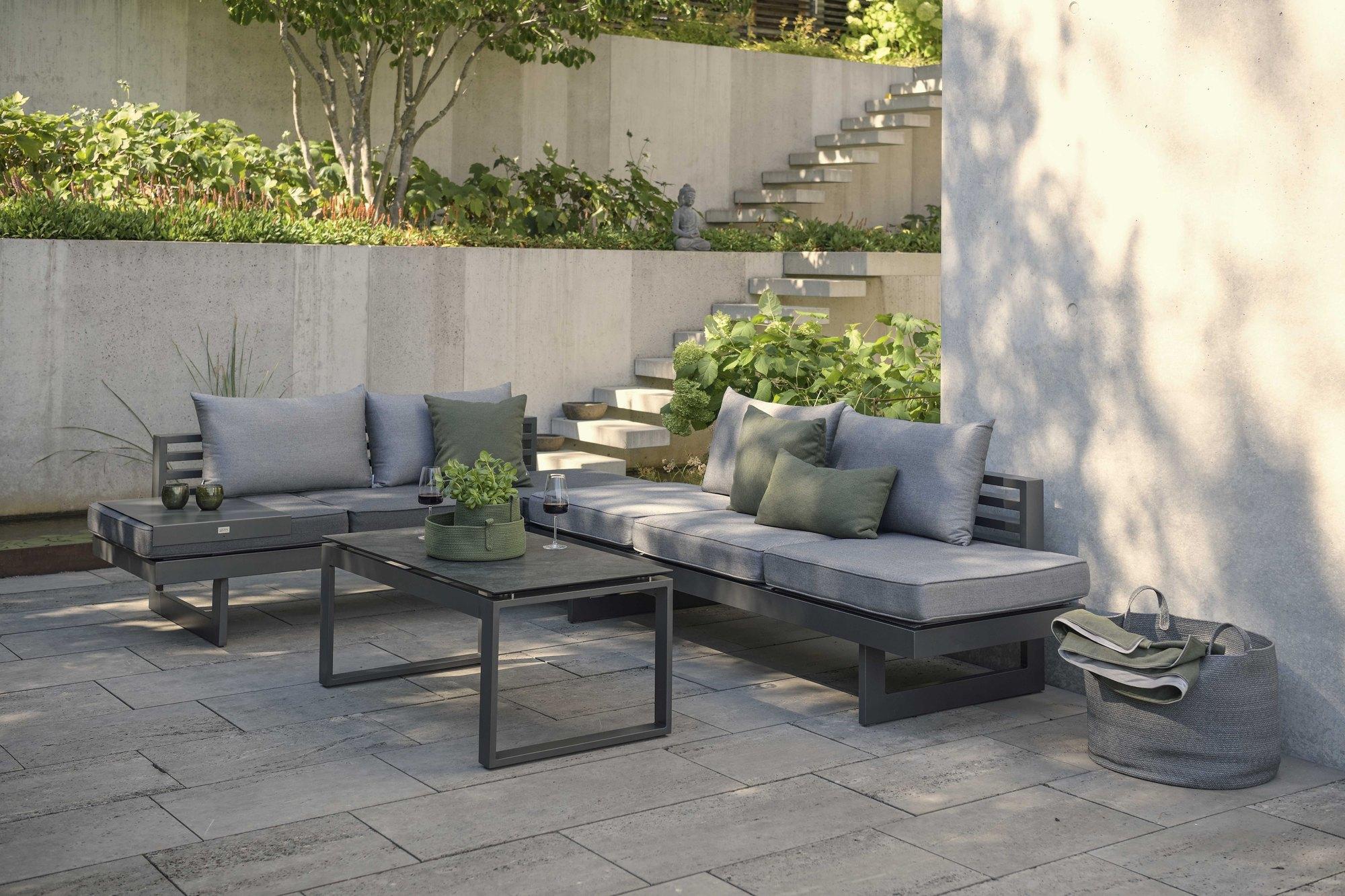 &copy; STERN418380_2.jpg