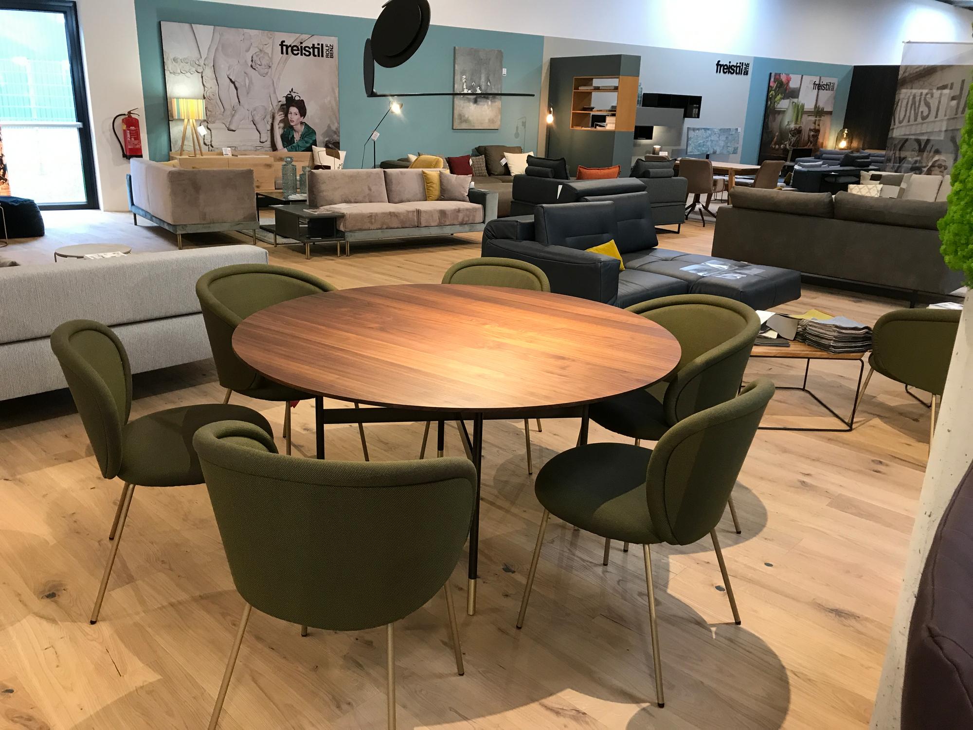 &copy; TISCH-HARRI-R_1.JPG