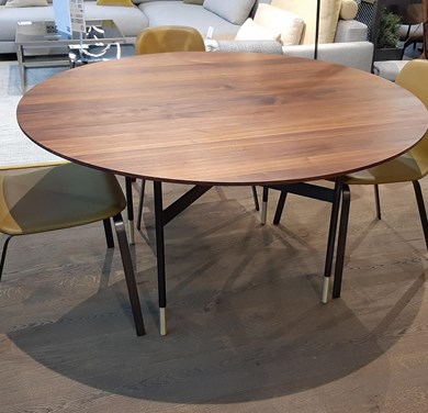 © TISCH-HARRI-R_2.jpg