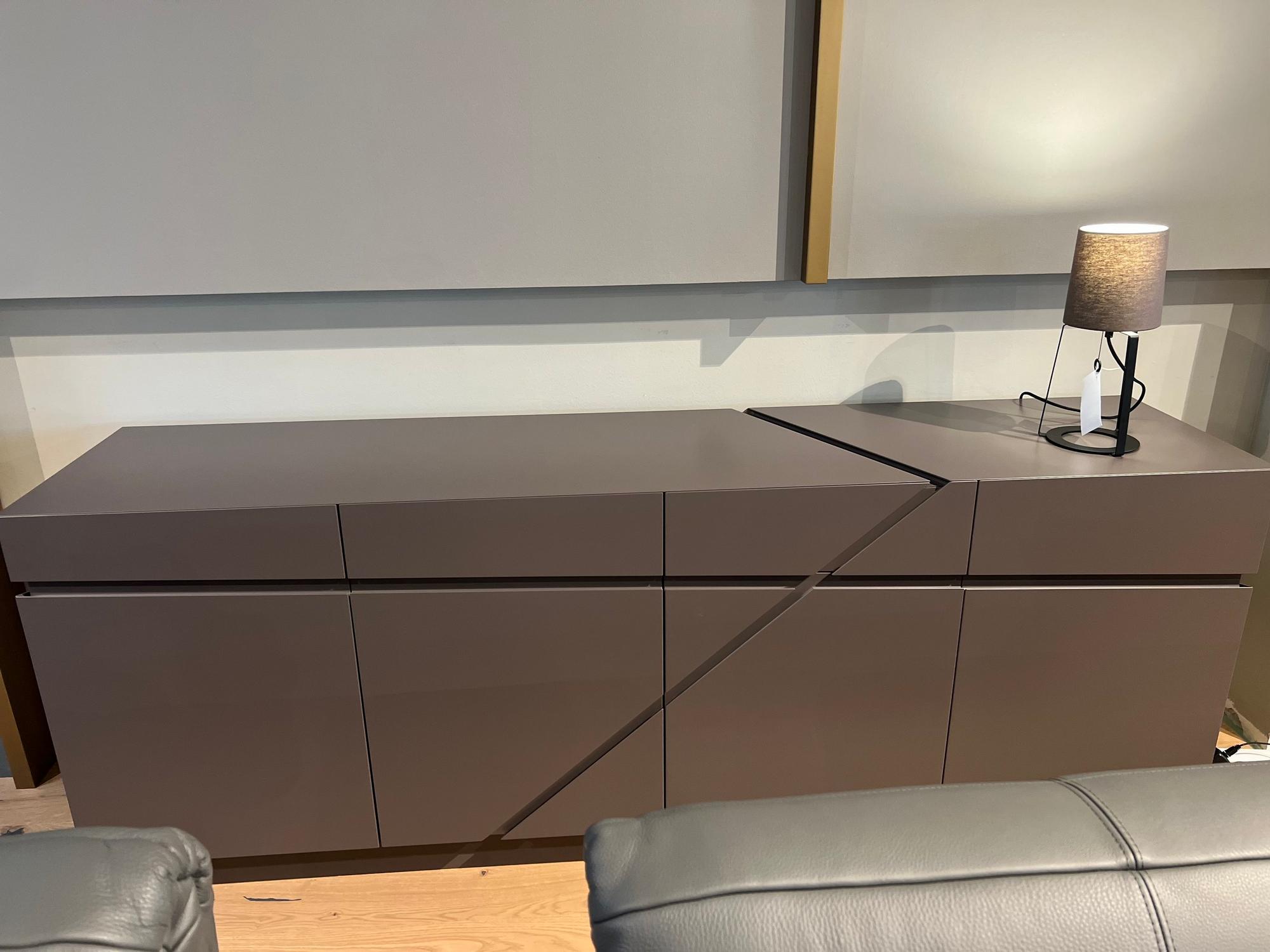 &copy; WMSIDEBOARD_2.jpg