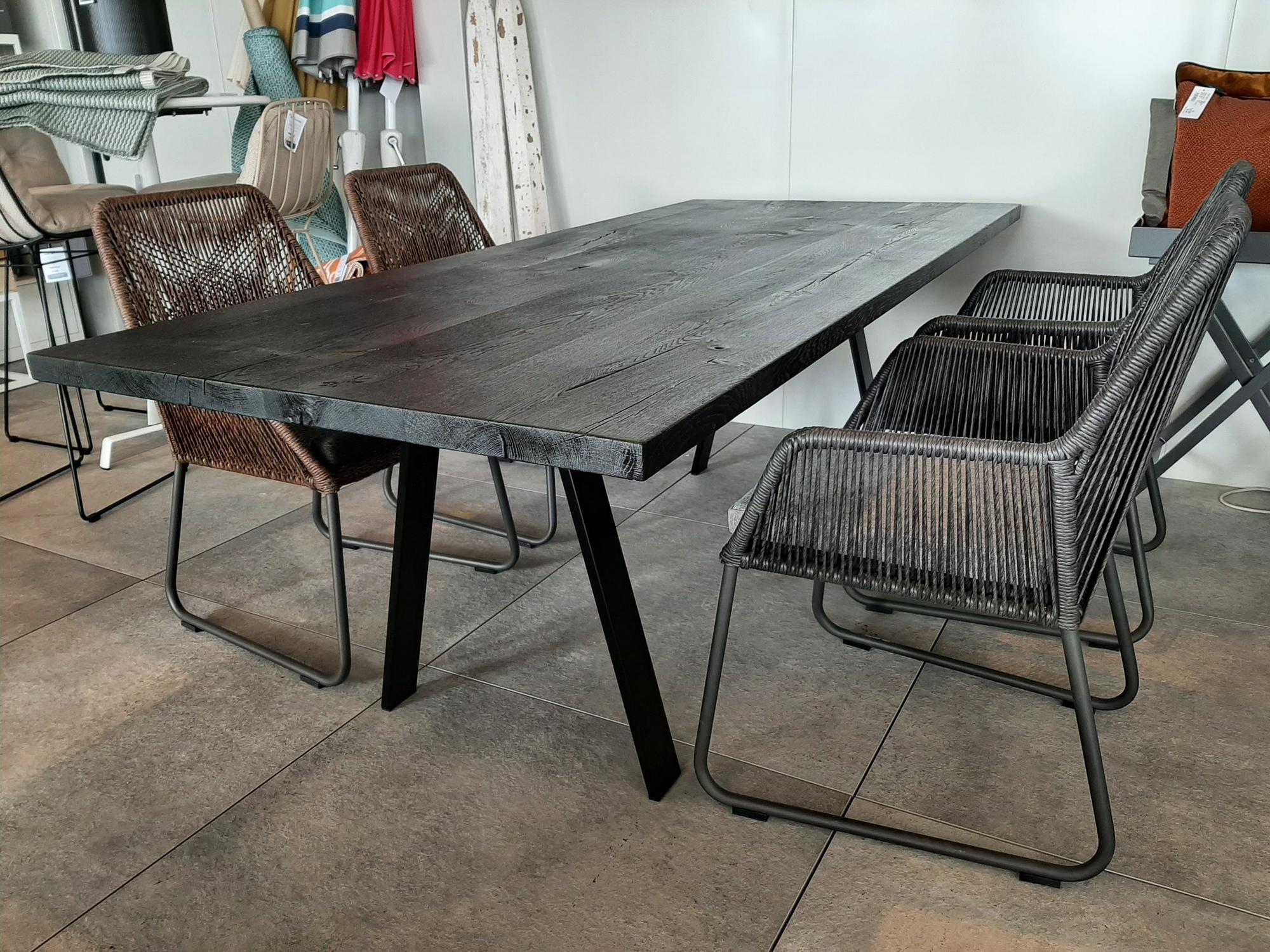 &copy; WMTISCH2200_2.jpg