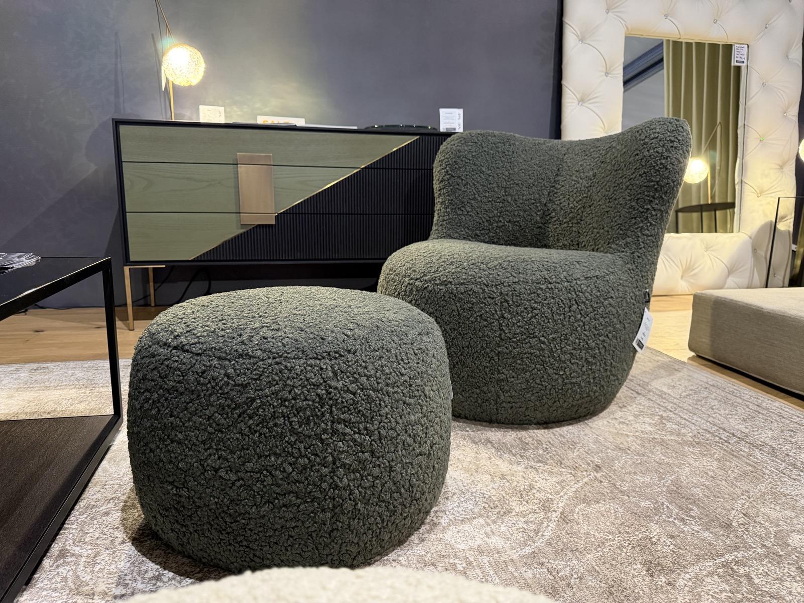 &copy; 173-HCK-R-054_1.jpg