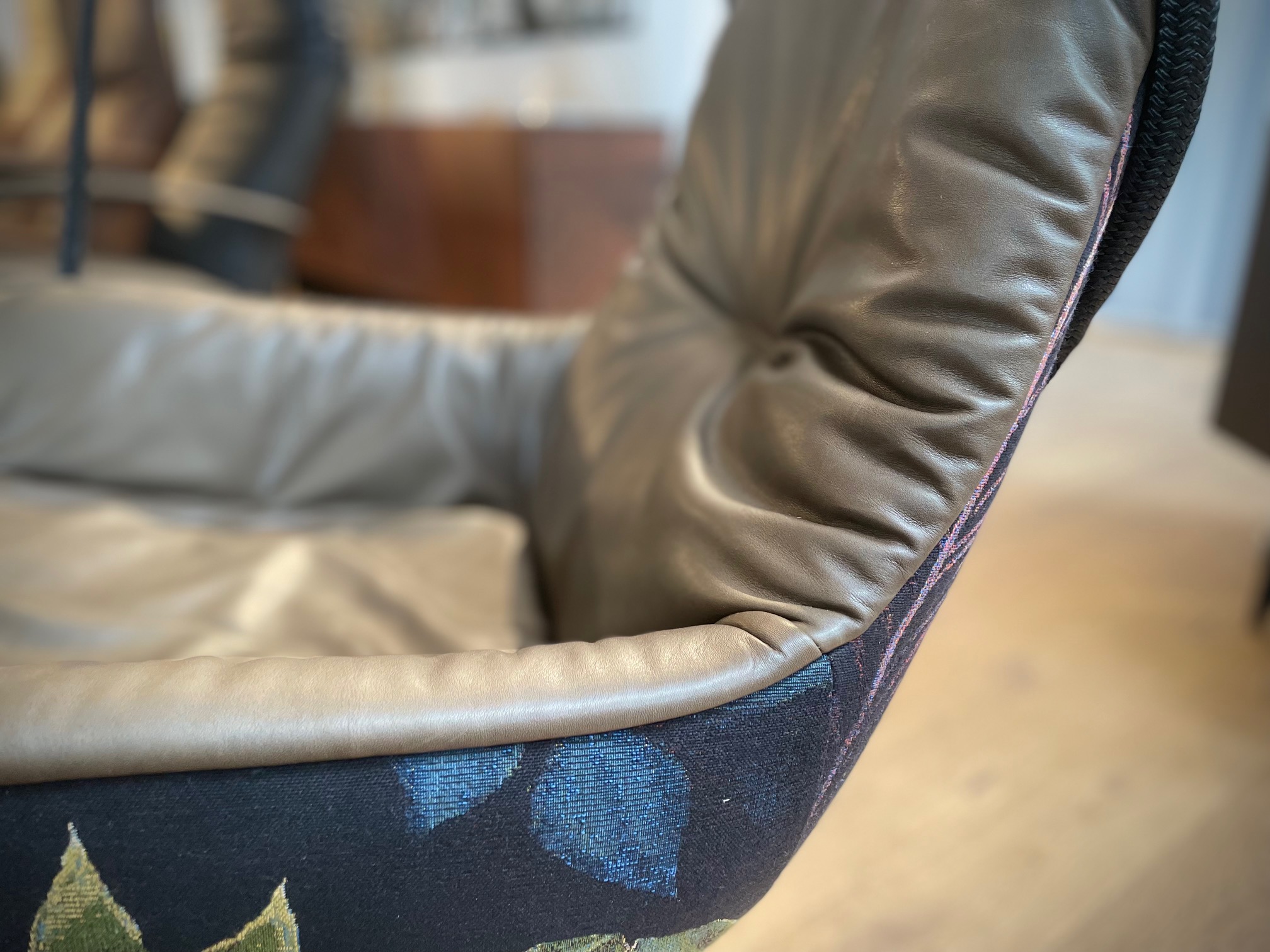 &copy; FRLEYALOUNGS_2.jpg