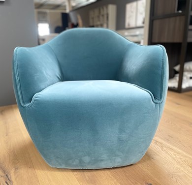 © CR480XS08672_1.jpg