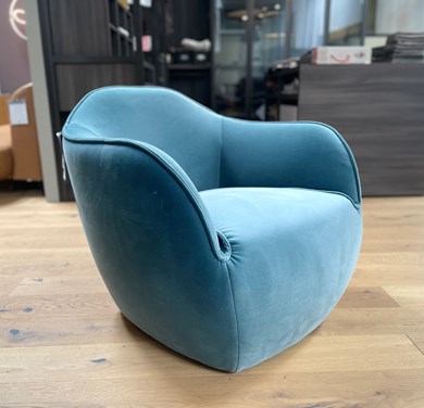 © CR480XS08672_2.jpg