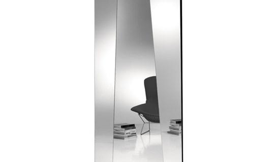 Garderoben und Spiegel